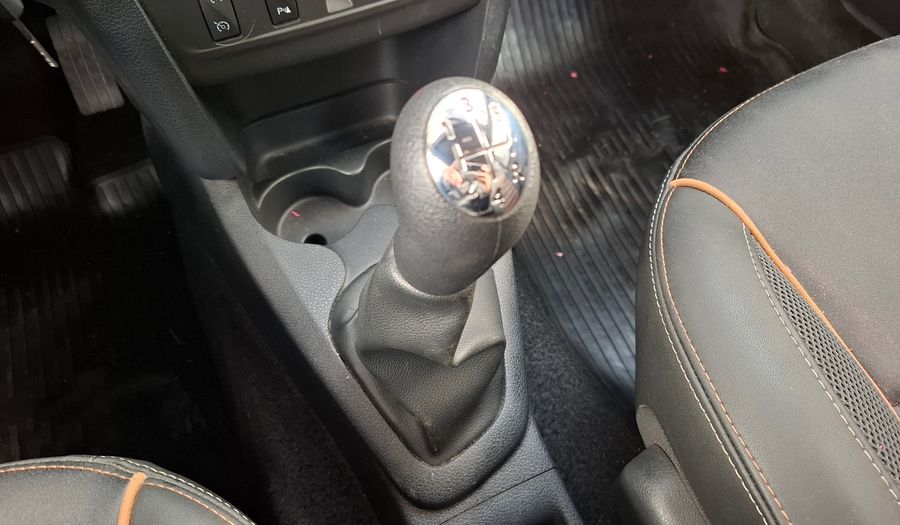 Renault Sandero Stepway 1.6 ZEN Hatchback 2022