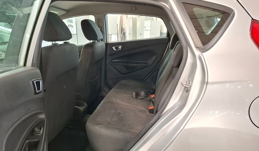 Ford Fiesta Kinetic Design 1.6 SE Hatchback 2015