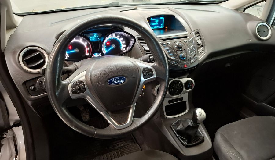 Ford Fiesta Kinetic Design 1.6 SE Hatchback 2015