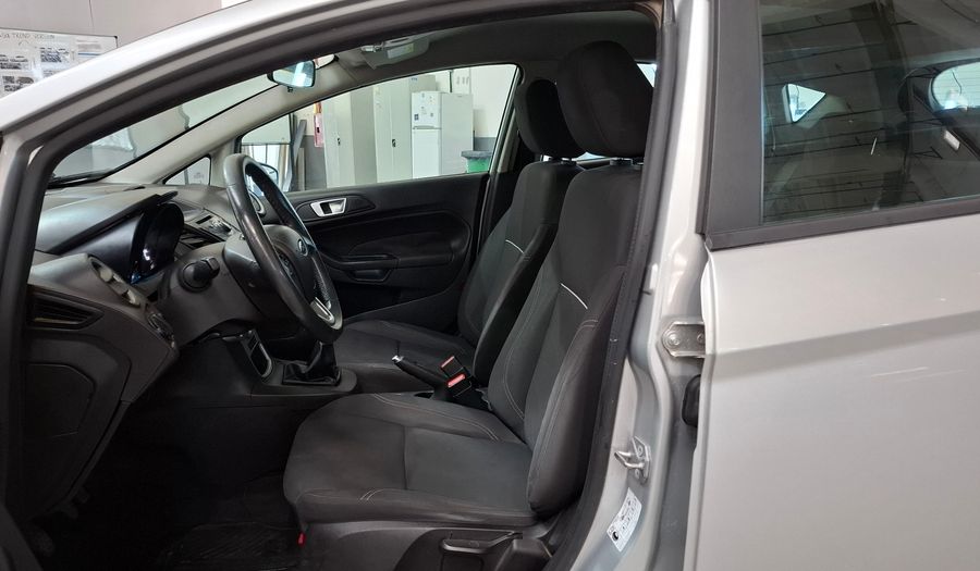 Ford Fiesta Kinetic Design 1.6 SE Hatchback 2015