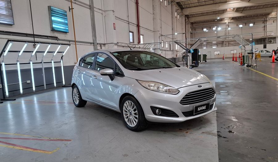 Ford Fiesta Kinetic Design 1.6 SE Hatchback 2015