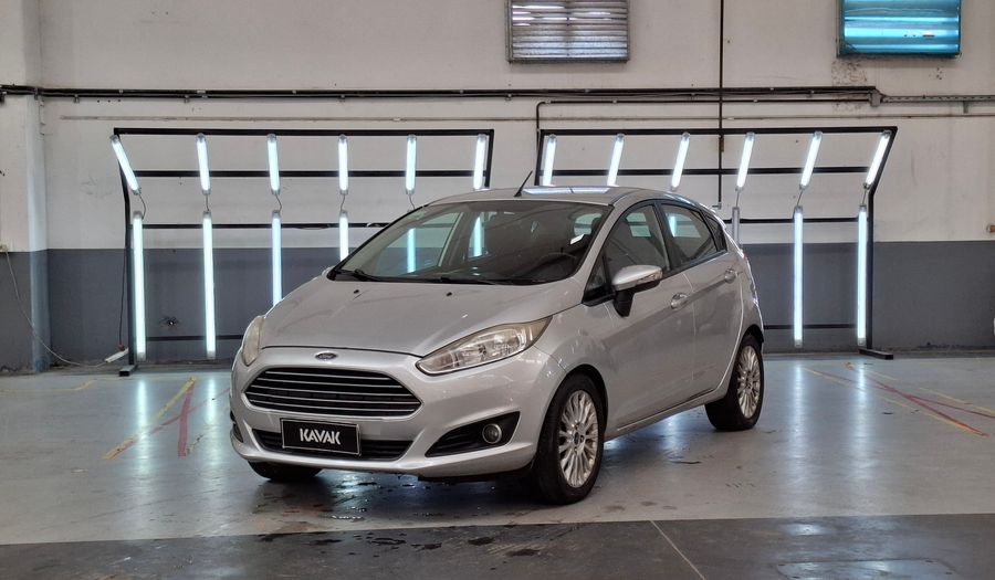 Ford Fiesta Kinetic Design 1.6 SE Hatchback 2015