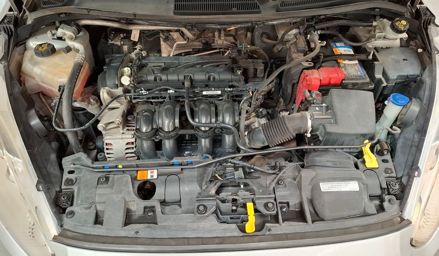 Ford Fiesta Kinetic Design 1.6 SE Hatchback 2015