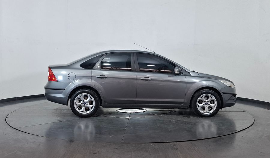 Ford Focus Ii 2.0 GHIA Sedan 2012