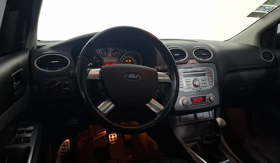 Ford Focus Ii 2.0 GHIA Sedan 2012