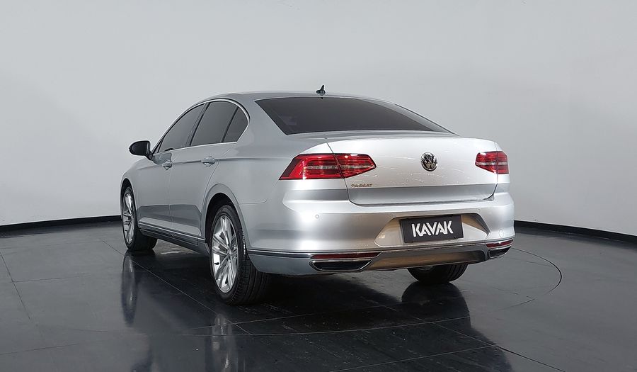 Volkswagen Passat TSI BLUEMOTION HIGHLINE DSG Sedan 2018