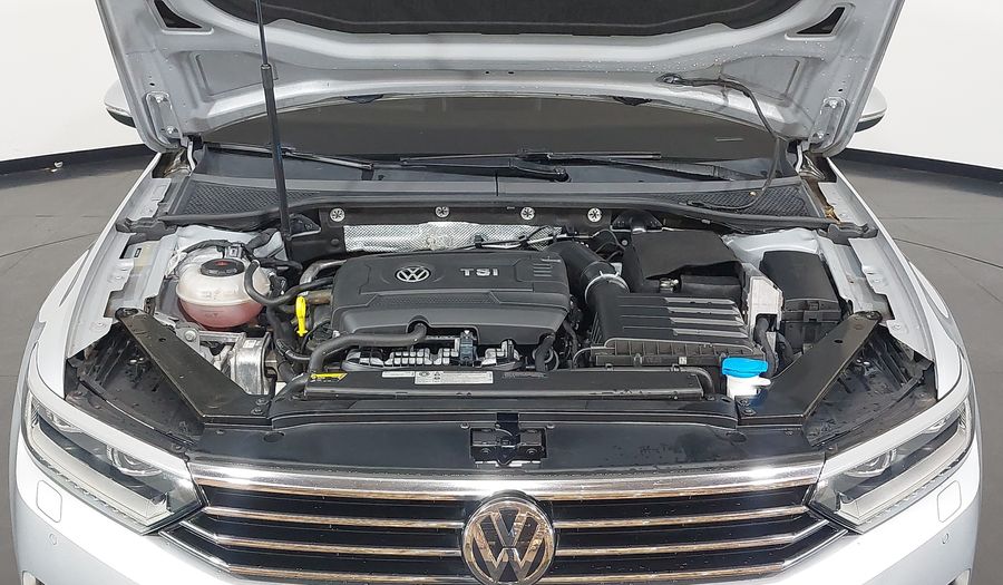 Volkswagen Passat TSI BLUEMOTION HIGHLINE DSG Sedan 2018