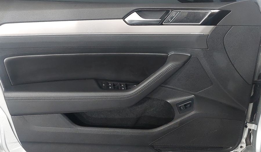 Volkswagen Passat TSI BLUEMOTION HIGHLINE DSG Sedan 2018