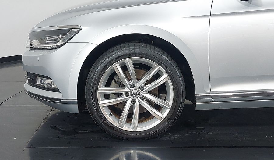 Volkswagen Passat TSI BLUEMOTION HIGHLINE DSG Sedan 2018
