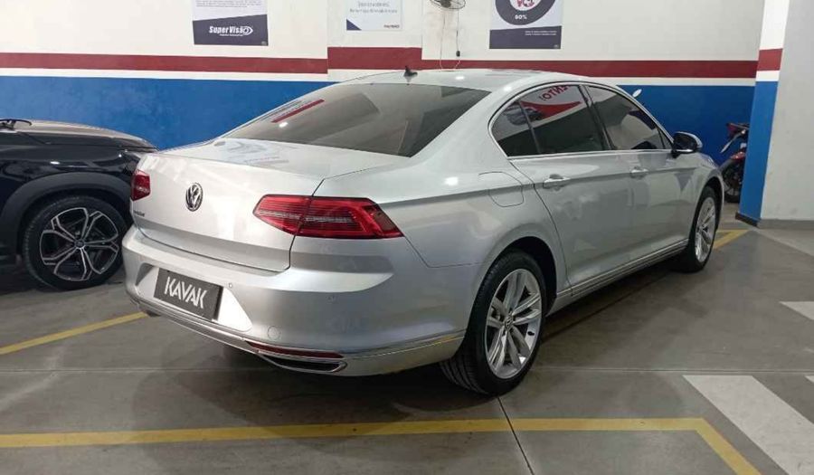 Volkswagen Passat TSI BLUEMOTION HIGHLINE DSG Sedan 2018