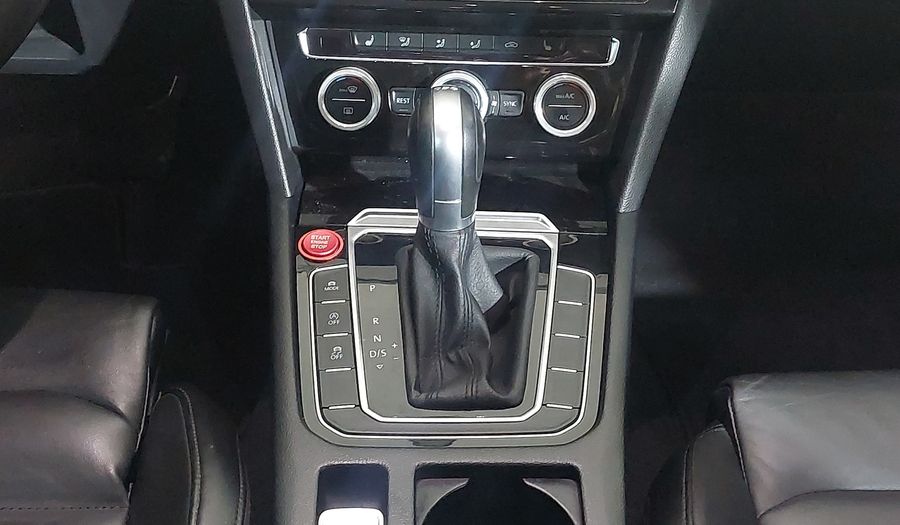 Volkswagen Passat TSI BLUEMOTION HIGHLINE DSG Sedan 2018