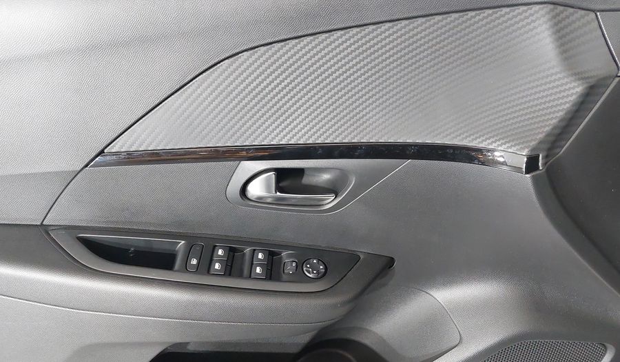 Peugeot 208 STYLE Hatchback 2024