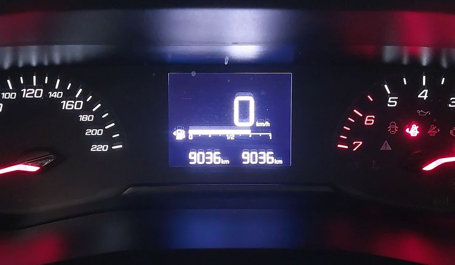 Peugeot 208 STYLE Hatchback 2024