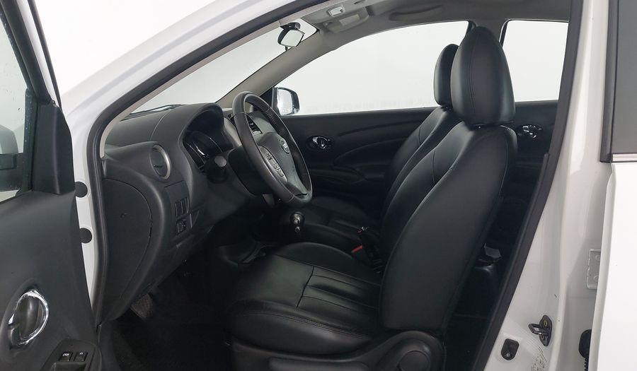 Nissan Versa SL Sedan 2018