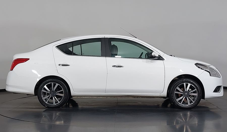 Nissan Versa SL Sedan 2018