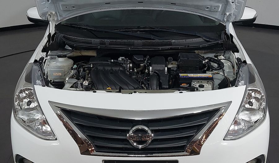 Nissan Versa SL Sedan 2018