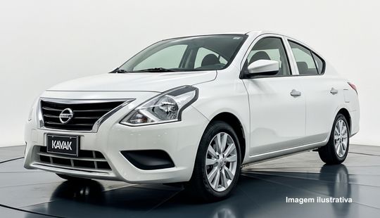 Nissan • Versa