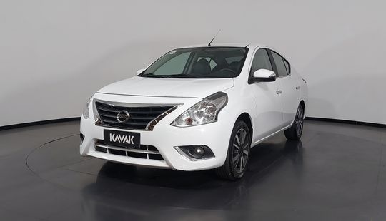 Nissan • Versa
