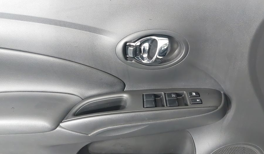 Nissan Versa SL Sedan 2018