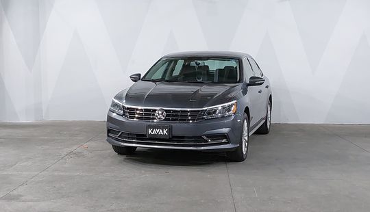 Volkswagen • Passat