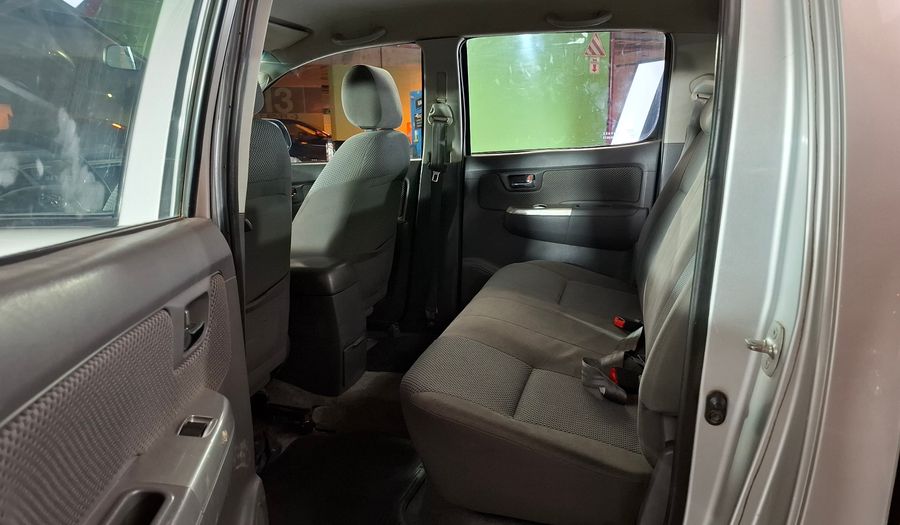 Toyota Hilux SRV 3.0 4X4 C/D TDI Pickup 2013