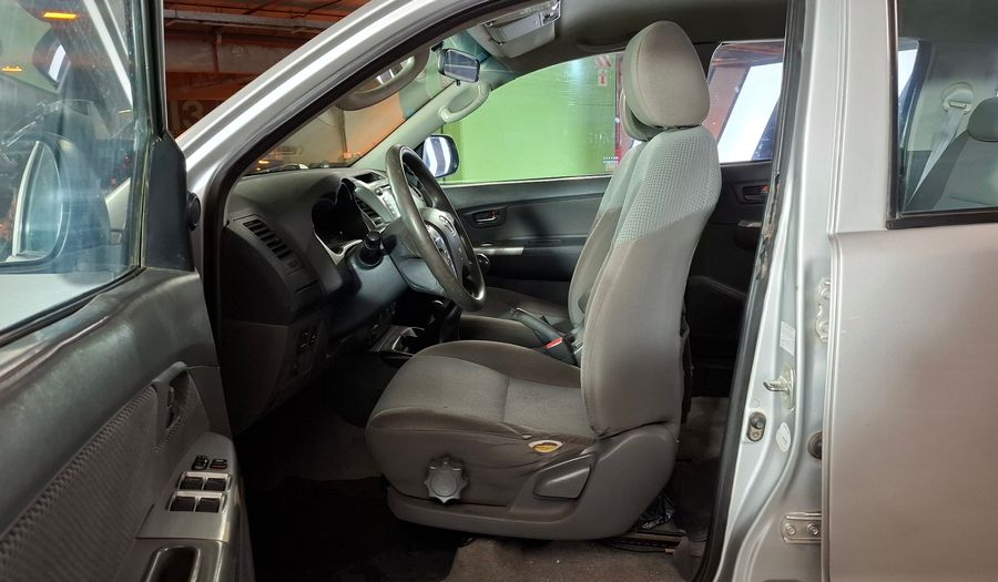 Toyota Hilux SRV 3.0 4X4 C/D TDI Pickup 2013