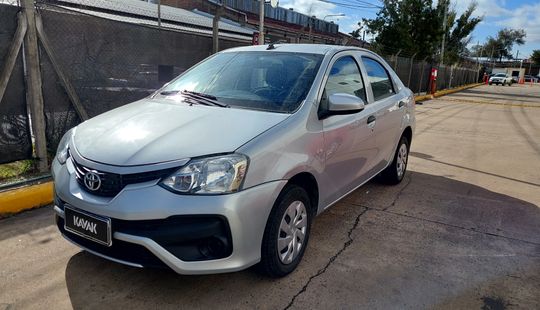 Toyota • Etios