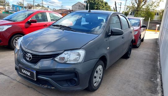 Toyota • Etios