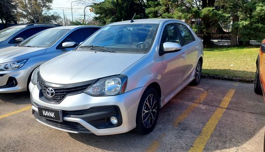 Toyota • Etios