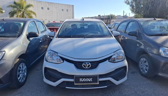 Toyota • Etios