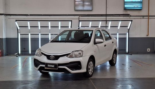 Toyota • Etios