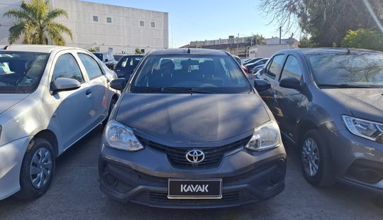 Toyota • Etios