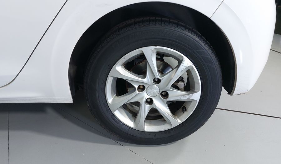 Peugeot 208 1.6 ACTIVE MT Hatchback 2014