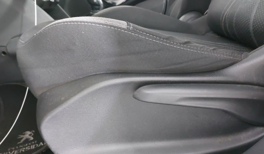Peugeot 208 1.6 ACTIVE MT Hatchback 2014