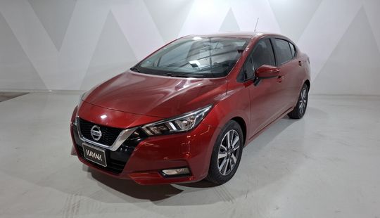 Nissan • Versa
