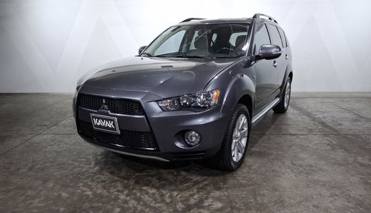 Mitsubishi • Outlander