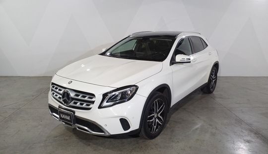 Mercedes Benz • Clase GLA