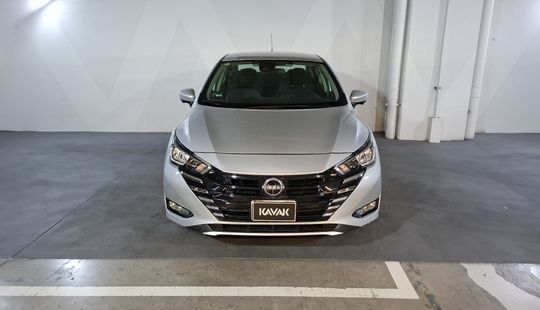 Nissan • Versa