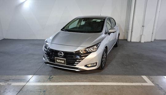 Nissan • Versa