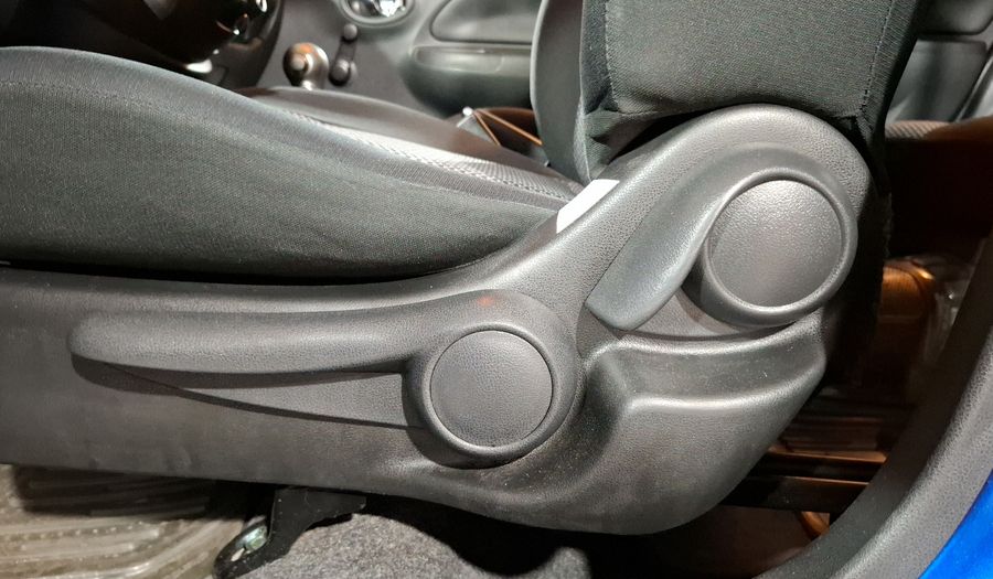 Nissan March 1.6 SENSE AT Hatchback 2015