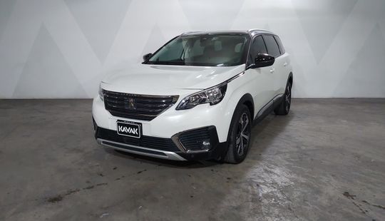 Peugeot • 5008