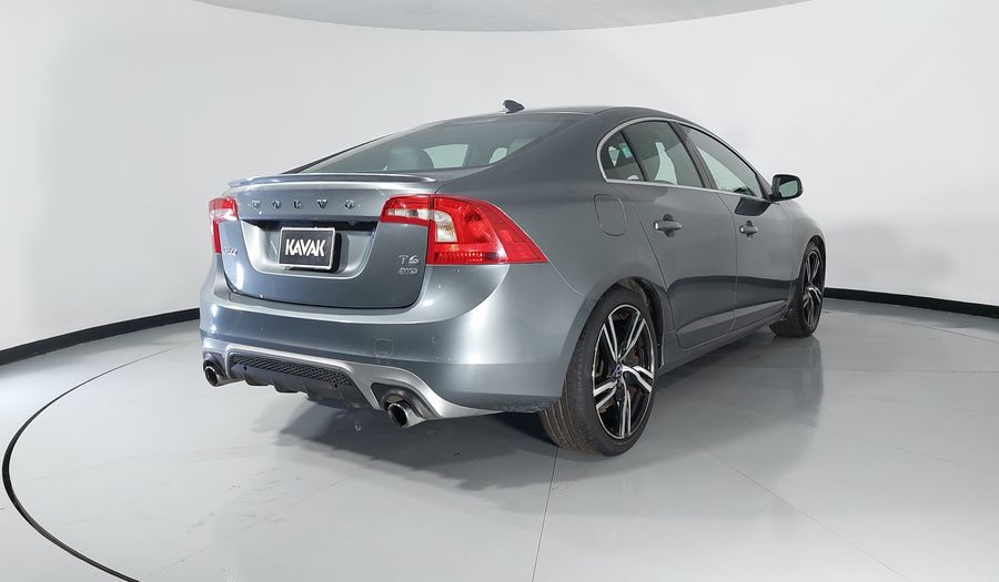 Volvo S60 2.0 R-DESIGN T6 AWD AUTO Sedan 2017