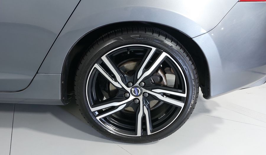 Volvo S60 2.0 R-DESIGN T6 AWD AUTO Sedan 2017