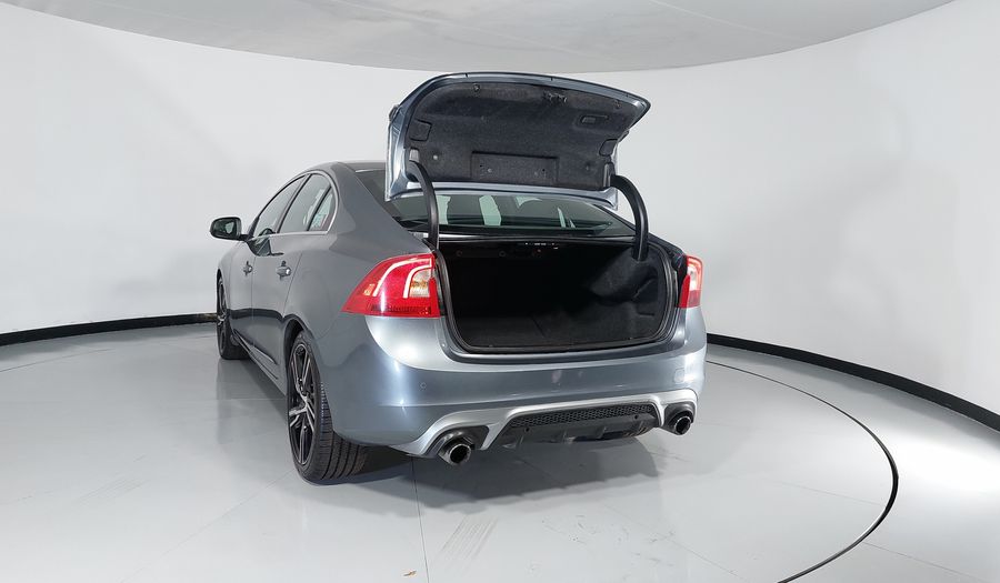 Volvo S60 2.0 R-DESIGN T6 AWD AUTO Sedan 2017