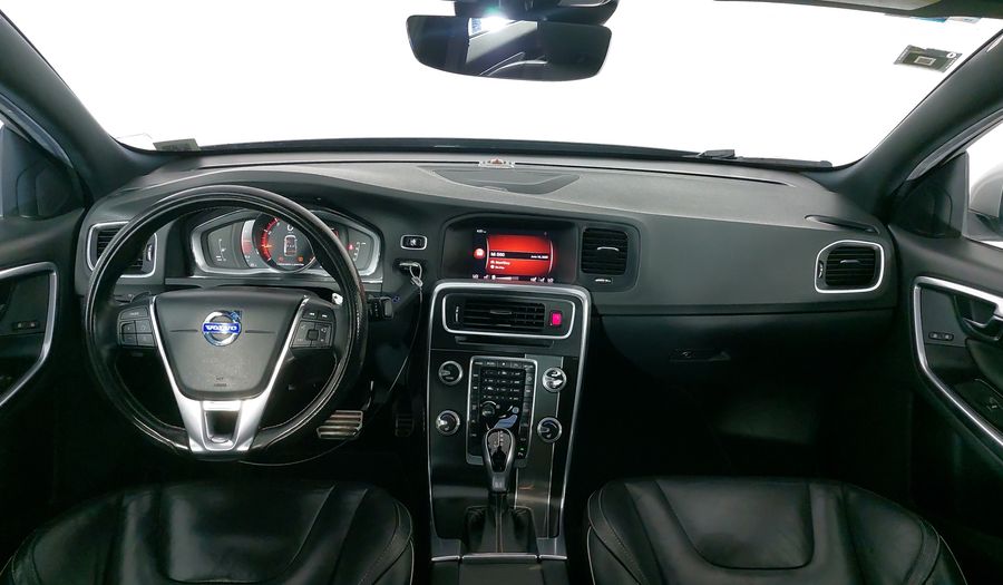 Volvo S60 2.0 R-DESIGN T6 AWD AUTO Sedan 2017