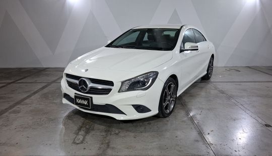 Mercedes Benz • Clase CLA