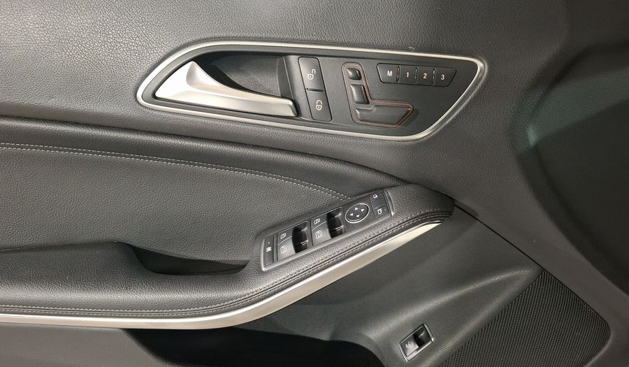 Mercedes Benz Clase Cla 1.6 CLA 200 CGI SPORT AT Coupe 2014