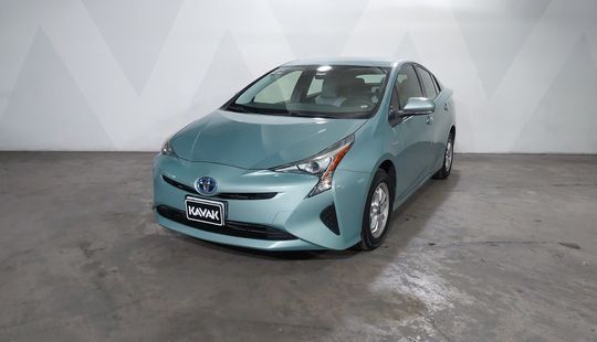 Toyota • Prius