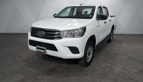 Toyota • Hilux