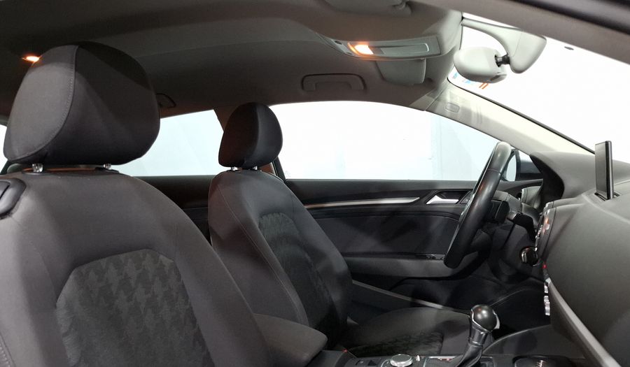 Audi A3 1.4 TFSI AMBIENTE S TRONIC Hatchback 2015